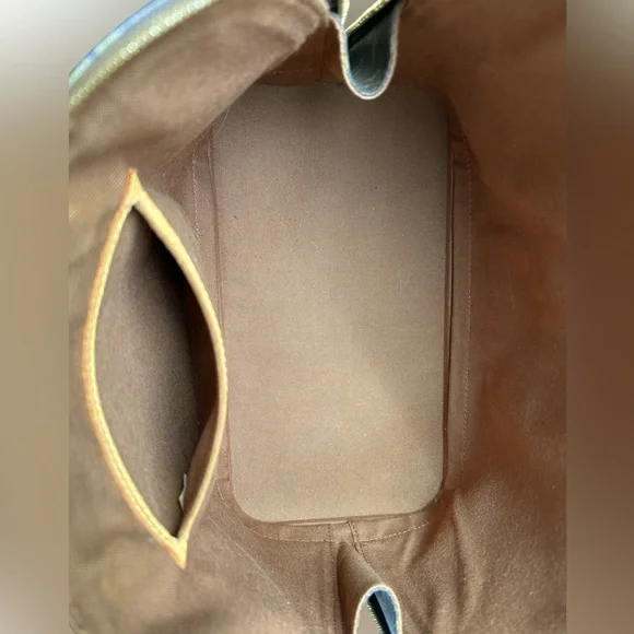 ♠️ Louis Vuitton Alma Monogram - Picture 9 of 11